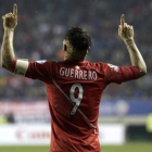 Paolo Guerrero celebra uno de sus tres goles a Bolivia con los que Perú pasó a semifinales de la Copa América.