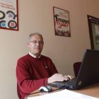 Basilio Garmón, ayer en la que ha sido la sede de la plataforma (en CC OO) durante los últimos cuatro años. RAMIRO