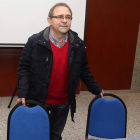 El portavoz de IS, ayer en un hotel de Ponferrada.