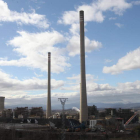 Aspecto exterior que presentaban ayer por la mañana las instalaciones termoeléctricas de Compostilla II en Cubillos del Sil.