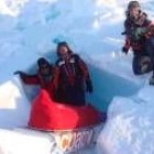 La expedición rescata a Ramón y a su trineo de una trampra creada entre los grandes bloques de hielo