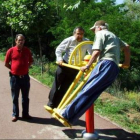 Palazuelo prueba uno de los aparatos ante Gobantes.