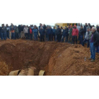 El pasado 12 de mayo cerca de 200 agricultores se concentraron junto a uno de los reventones en Pobladura de Pelayo García. MEDINA