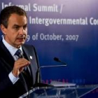 El presidente Zapatero explica la posición de España con respecto a  la aprobación de otros tratados