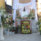 Altar a la virgen de Celada, ante la iglesia de San Roque, en las fiestas roblanas de anteriores ediciones. BARRIO PLANILLO