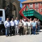 Los alcaldes de la comarca pudieron ver el funcionamiento del nuevo sistema de recogida de escombros