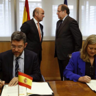 Alberto Nadal y Pilar del Olmo, en presencia de Juan Vicente Herrera y de Luis De Guindos, firman un convenio marco para el impulso económico de las comarcas mineras