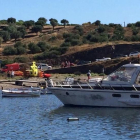 Una explosión de la cámara hipserbárica en un barco en la playa de Portlligat ha causado un muerto y dos heridos.