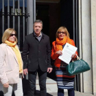 Fernández, González Rivo y San Juan, en la Subdelegación. DL