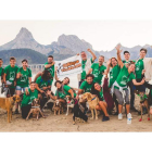 Uno de los grupos de perros y sus dueños que han participado en los ‘Campus Dog’ que realiza Sport Lider en Cistierna