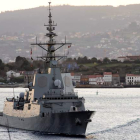 La fragata Blas de Lezo zarpa del Arsenal Militar de Ferrol para dirigirse al mar Negro. KIKO DELGADO