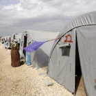 Vista de varias tiendas en un campo de refugiados.