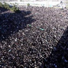 Un gran número de iraníes asistieron al funeral del gran ayatolá Montazeri, enterrado ayer.