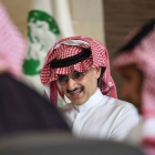 El príncipe Alwaleed, durante la rueda de prensa en la que ha anunciado la donación de su fortuna a la filantropía, el miércoles en Riad