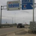 La densidad del tráfico no excedió anoche los límites de normalidad de cualquier día festivo en León