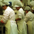 El contrato está dirigido a las pymes y pretende fomentar la contratación indefinida de jóvenes y parados. JESÚS
