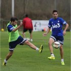 Óscar Ramírez -derecha- es uno de los posibles recambios del sancionado Samuel Camille
