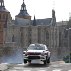 Xevi Pons estrenó la presencia del Rallye de Astorga en el Nacional de tierra con un triunfo que lo consolida como líder. JESÚS F. SALVADORES
