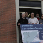 Pancarta del Corredor Oeste en la Cámara de Astorga. FERNANDO OTERO