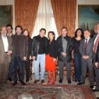 Carmen Calvo posa junto a los miembros de la Comisión del homenaje