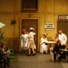 Escena de «La del manojo de rosas», que la Compañía Lírica puso en escena en el Auditori