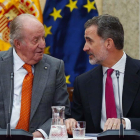 Juan Carlos I anuncia su retirada completa.