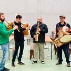 La banda asturiana Caldo y Os Rabizos, que toca hoy en la plaza de Regla. facebook