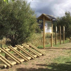 Nuevos elementos para las bicicletas que ya se han instalado en la ruta lacianiega. DL