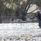La temporada de pesca en los ríos leoneses levantará el telón el 31 de marzo. FERNANDO OTERO PERANDONES