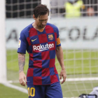 Leo Messi con gesto de enfado durante el último partido del Barcelona en el Camp Nou. LAVANDEIRA
