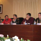 El grupo socialista de Boñar y el portavoz de la UPL en la última sesión plenaria.