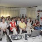 A la jornada informativa, organizada por Cruz Roja, asistieron cerca de cuarenta personas.