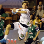 El central Acacio Pérez, durante el partido de Liga de Campeones ante el Wacker Thun. MARCIANO PÉREZ