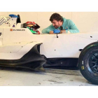 Vidales, con el Fórmula Renault F3 en los test de la pasada semana junto al bicampeón del mundo de Fórmula 1 Fernando Alonso. RENAULT SERIES