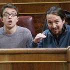 Íñigo Errejón y Pablo Iglesias, durante una sesión del Congreso de los Diputados. ZIPI