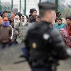 Inmigrantes y refugiados en el campo de Calais.
