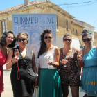 Varias jóvenes participan en el Summer Time en la pasada feria de Gordoncillo.