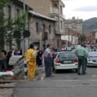 A la izquierda de la imagen puede verse el cuerpo de la atropellada cubierto con una manta