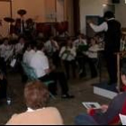 Un momento de la actuación de Sones del Órbigo ayer en la semana cultural