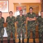 Los cinco artilleros naturales de León que han participado en misiones humanitarias en Kosovo