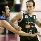 Carles Marco (derecha) durante un partido con el Caja San Fernando la temporada pasada