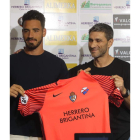 Gazzaniga junto a Tomás Nistal en su presentación. L. DE LA MATA