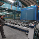 La factoría de transformación de vidrio de Tvitec en El Bayo es un puntal de empleo en el Bierzo.