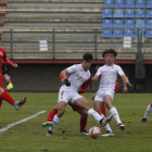 Óscar abrió el camino de la victoria al marcar el primer gol culturalista. FERNANDO OTERO