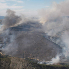 Imagen aérea del incendio de Encinedo, en la Cabrera, facilitada por la Junta de Castilla y León.