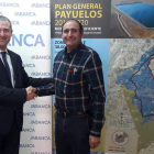Marcos Álvarez y Jorge Fernando Álvarez, tras firmar el acuerdo. DL