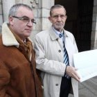 Antonio Gallardo y Tarsicio Carballo, con las firmas.