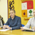 Rodríguez, Dorado y Pastrana ayer en la rueda de prensa, en el salón de plenos. PLANILLO