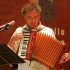 Mestre, durante una de sus actuaciones en el Bierzo.