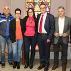 En el centro del grupo, con equipo y directores, Francisco Vicente Martínez García, autor de la tesis.